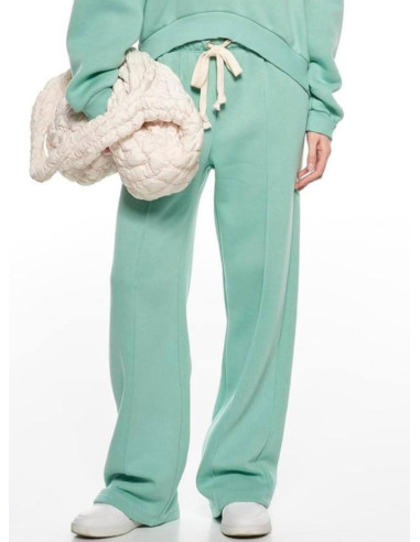 Pantalón mint de Twenty, ideal para un look casual y cómodo. ¡Compra ahora mismo en línea!